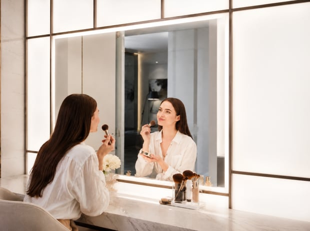 Diffuse lighting for makeup rooms