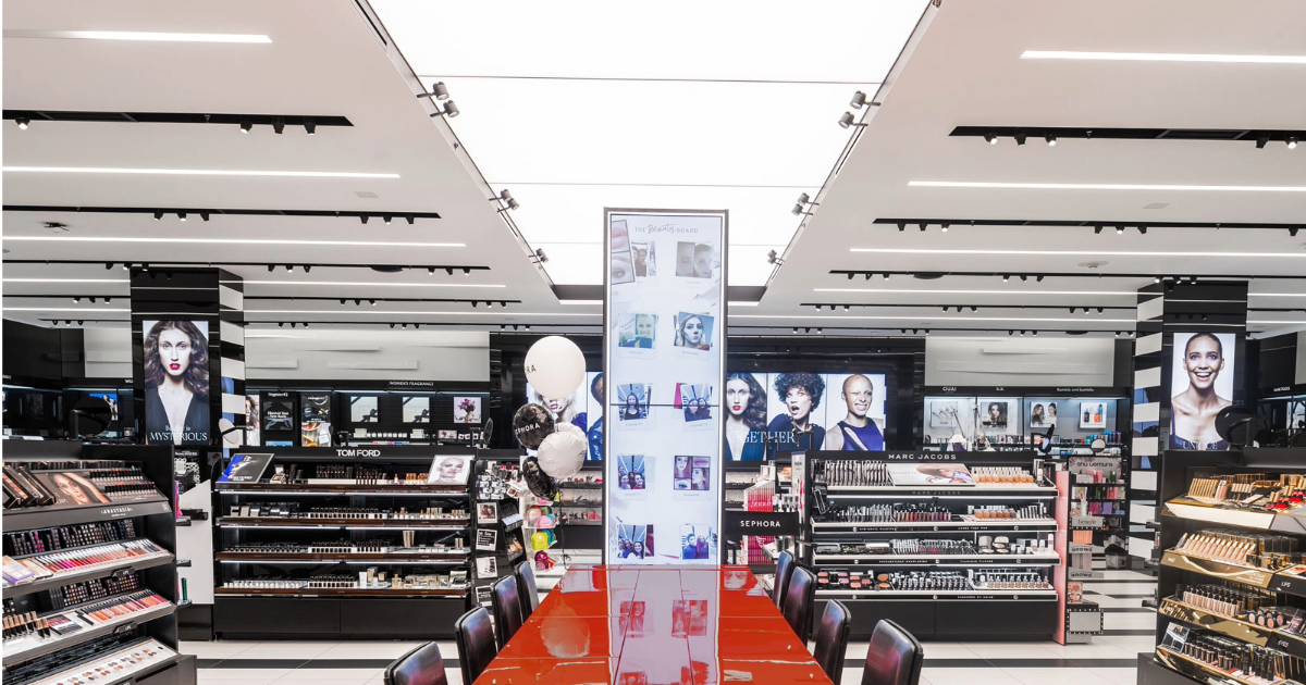 Immersive Illumination in Cosmetic Retail